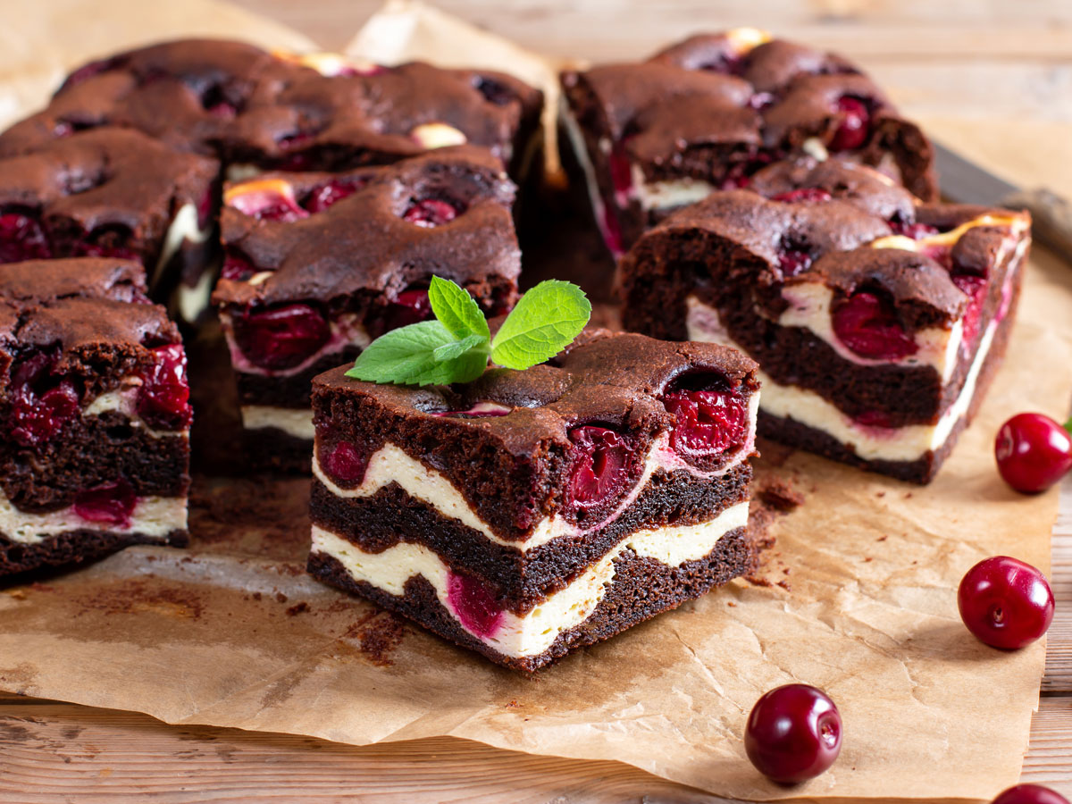 negresa-cu-visine-si-mascarpone-1200X900